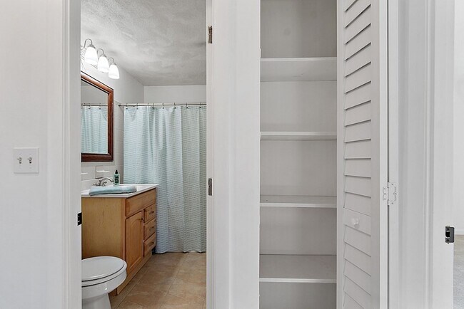 Building Photo - 272 Albion St