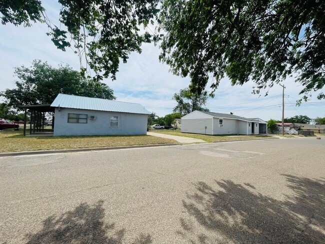 Building Photo - 2BD/1BA