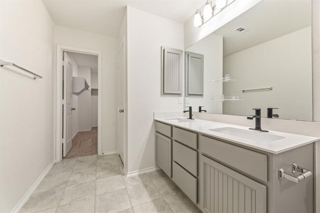 Building Photo - 365 Rocroi Dr