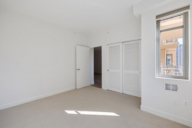 Building Photo - 246 2nd St