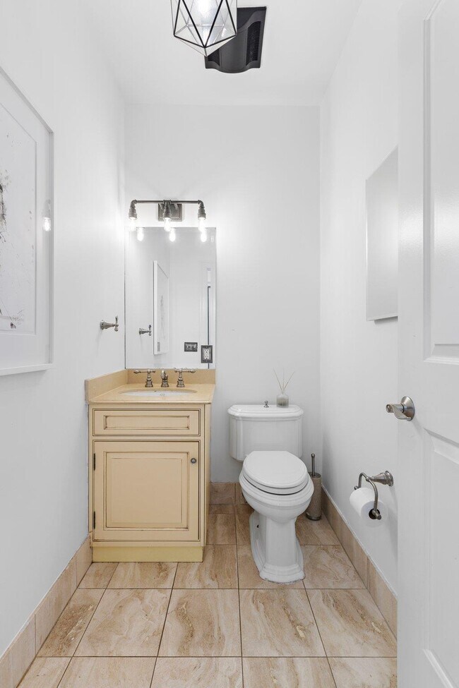 Building Photo - 277 Grand St