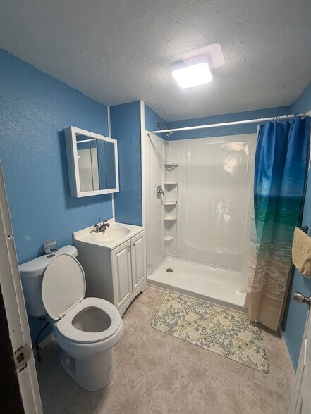 Building Photo - 162 Marshall St