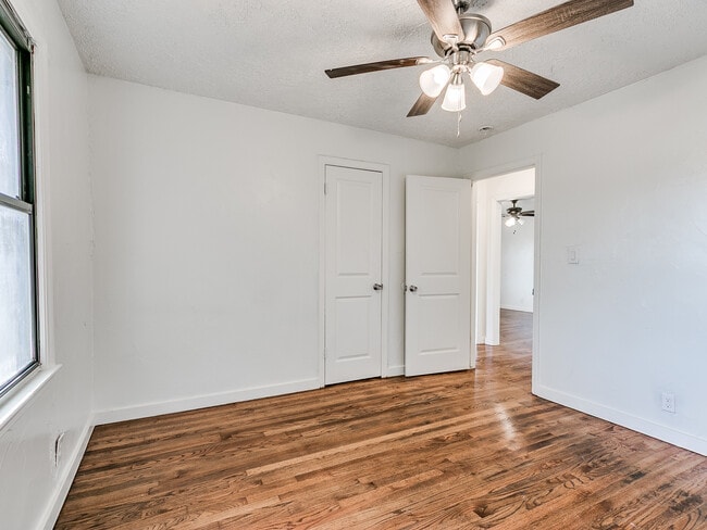 Building Photo - 2921 NE 17th Ave