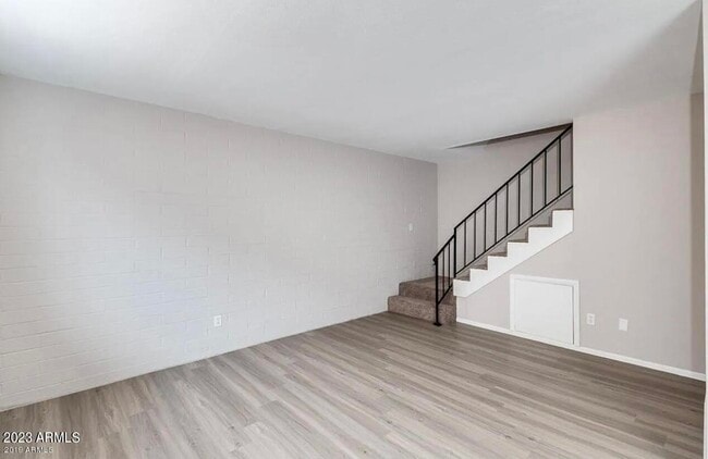 Building Photo - 1087 N 84th Pl
