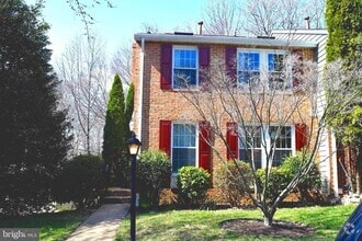 Building Photo - 1549 Autumn Ridge Cir