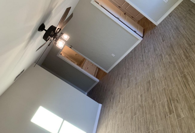 Building Photo - 6 Shady Brook Ct
