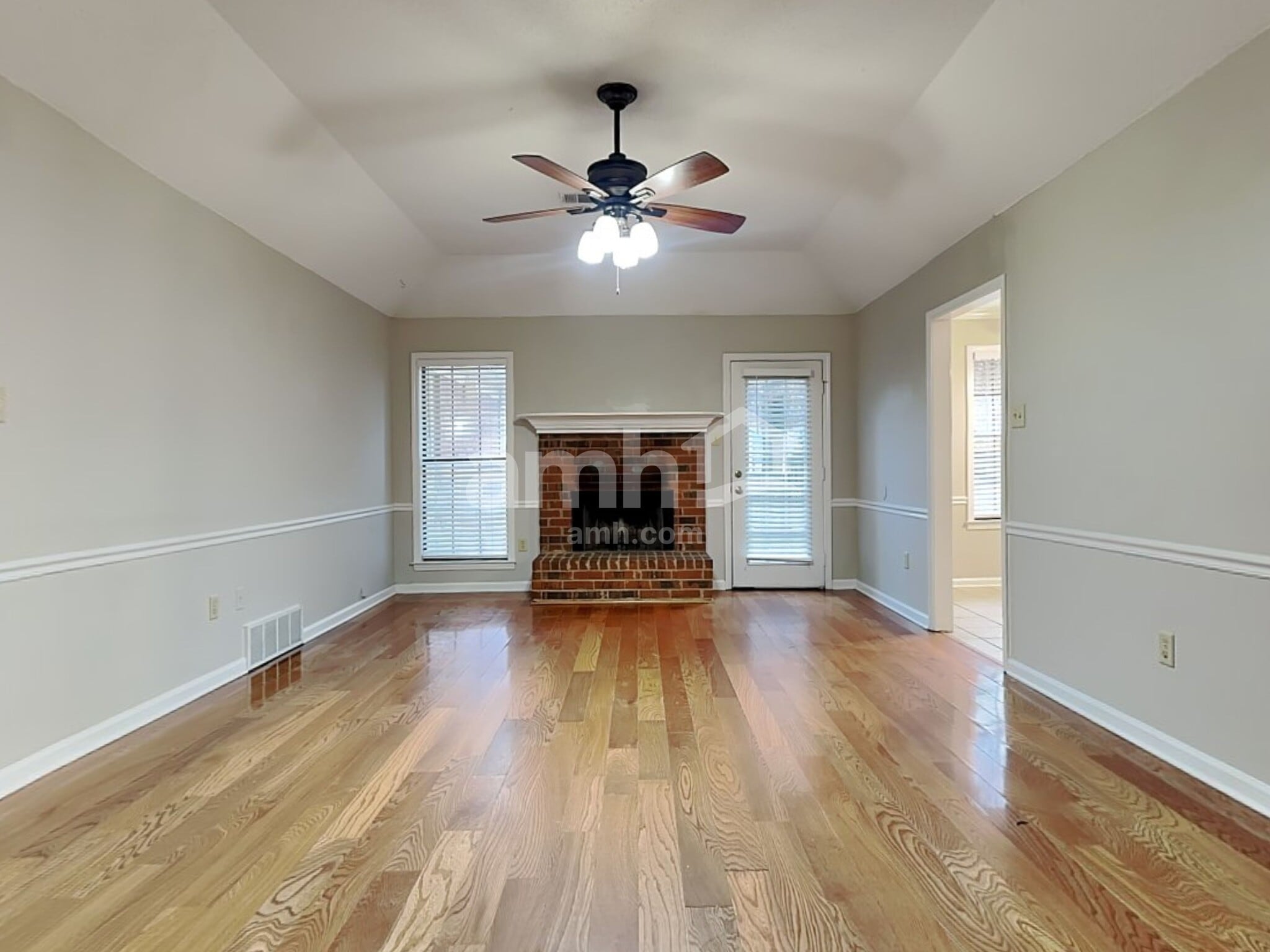 Building Photo - 7007 Meadowlands Pl