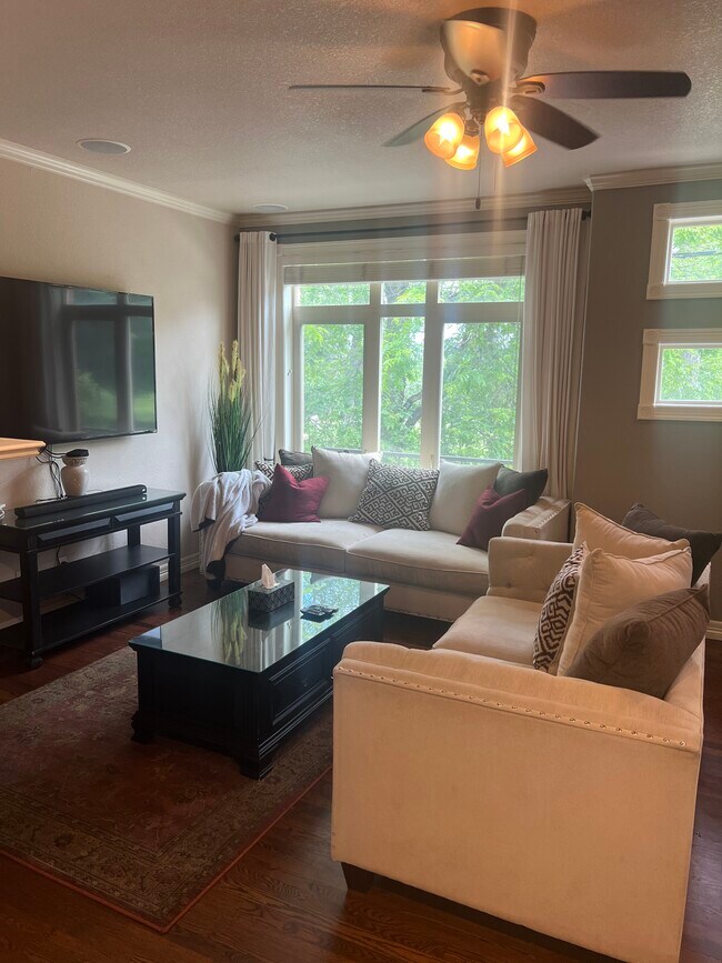 Building Photo - 2801 W 23rd Ave