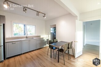 Building Photo - Sweet Silver Lake One Bedroom | Upper Unit...