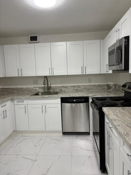 Primary Photo - 18151 NE 31st Ct