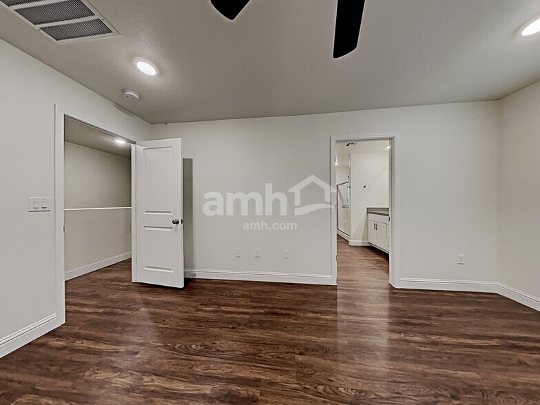 Building Photo - 720 Terrain Star Ave