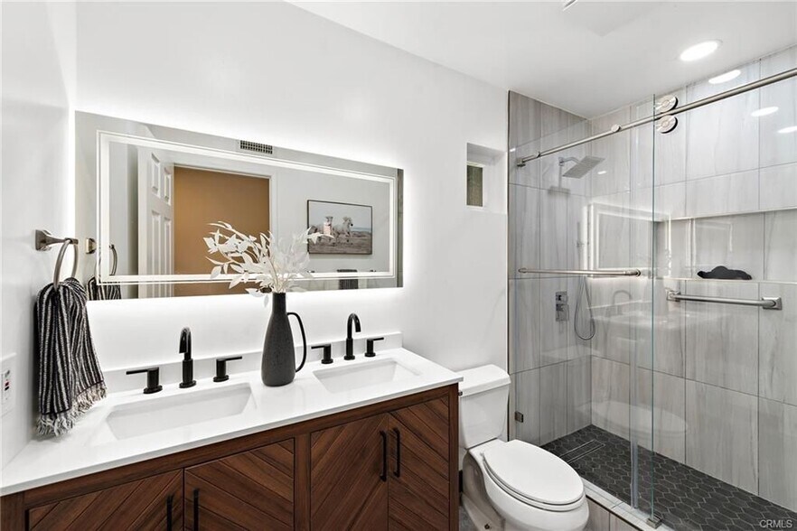 Building Photo - 52 Via Brida