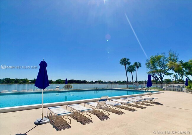 Building Photo - 20840 San Simeon Way