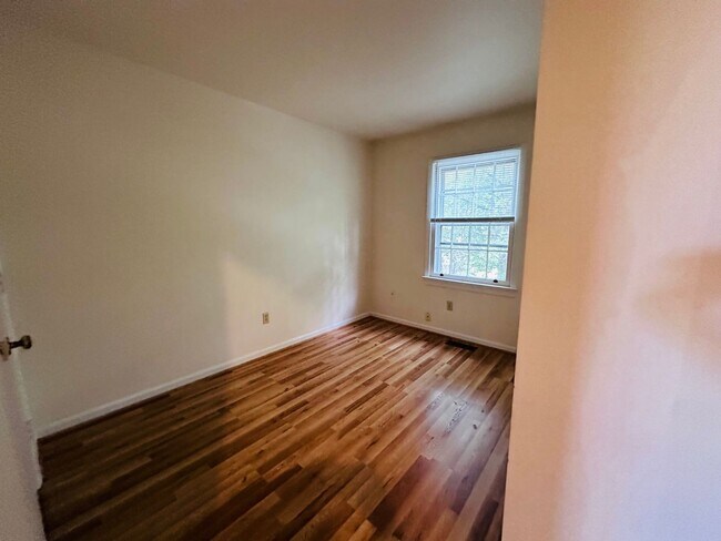 Building Photo - 109 Yorkshire Ct