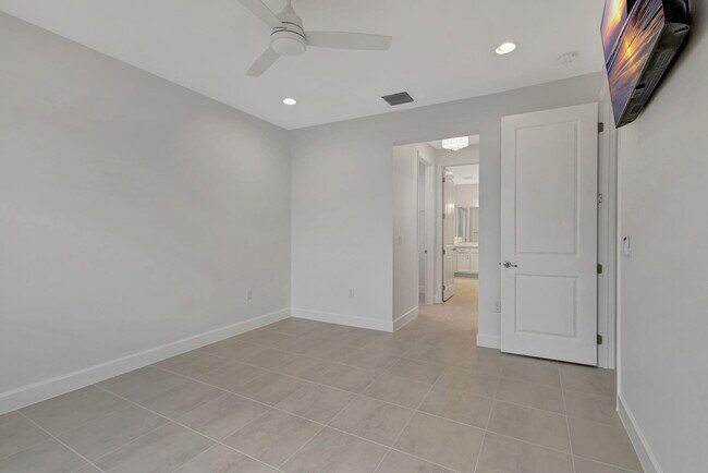 Building Photo - 12557 SW Rain River Dr