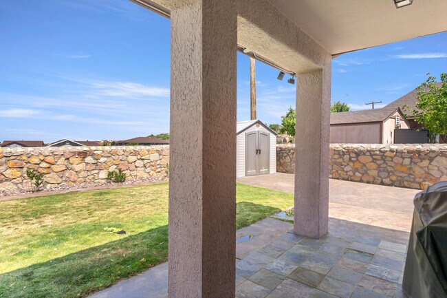 Building Photo - 1529 Luz De Sol Dr