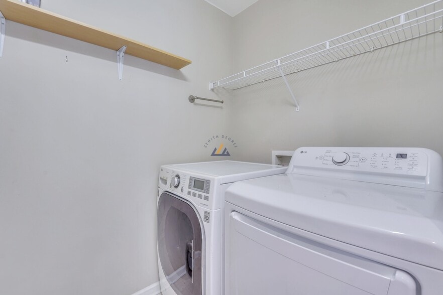 Building Photo - 76 Westbury Park Way