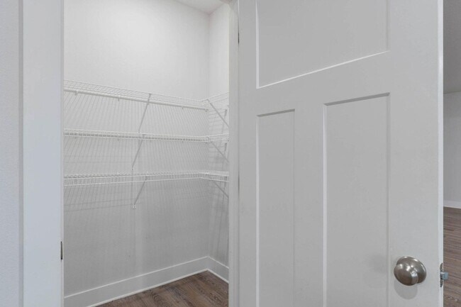 Building Photo - Shoal River Landing Must See w/ 3-car garage!