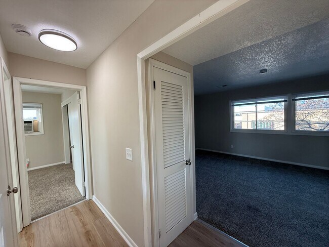 Building Photo - 2606 E Hennepin Ave