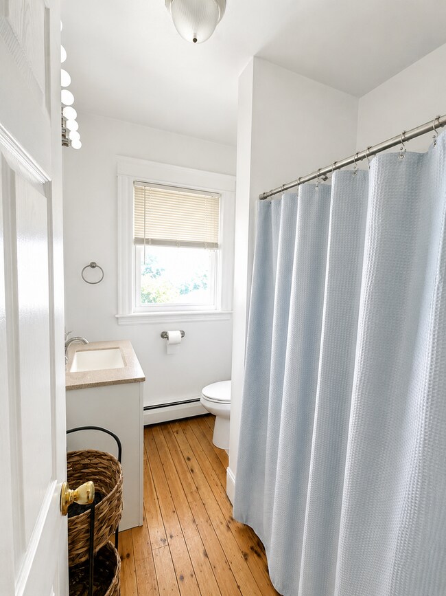 Building Photo - 37-39 Pembroke Ave  - Unit #2