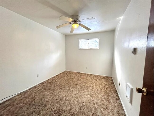 Building Photo - 401 Dresden Ave