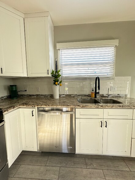 Building Photo - 217 N Morris