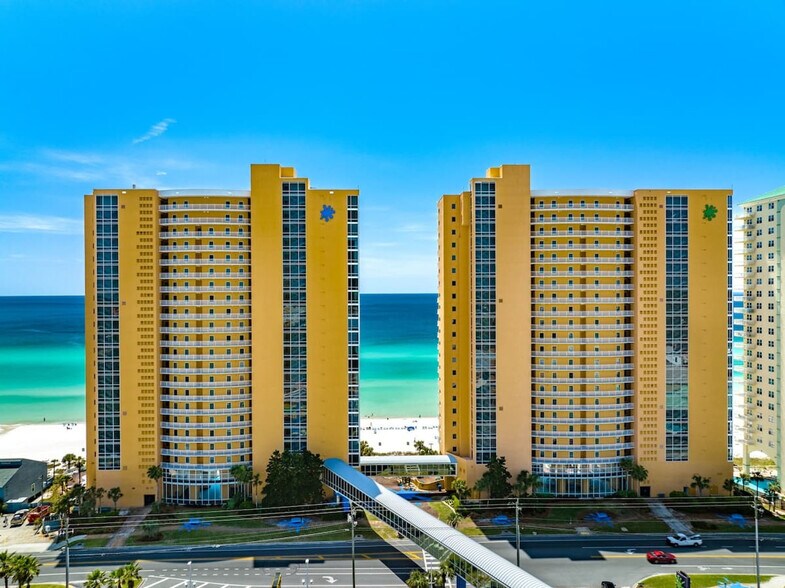 Building Photo - 17729 Front Beach Rd