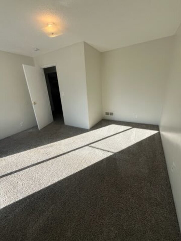 Building Photo - 122 Mckinley Ave