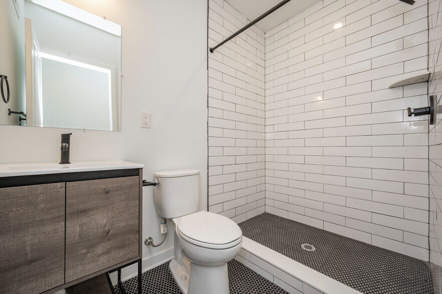 Building Photo - 1514 Master St