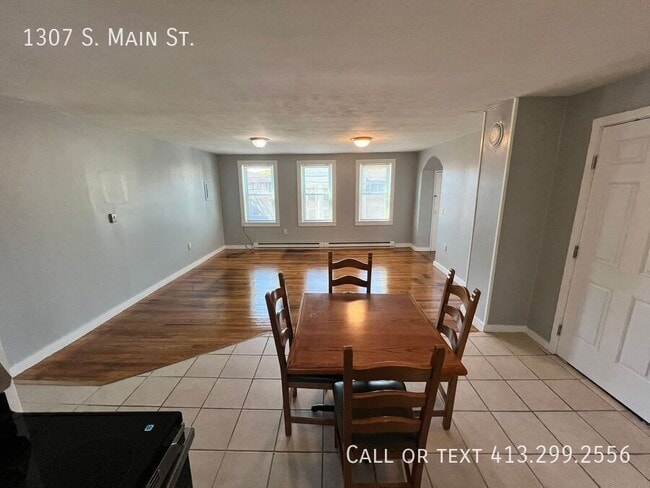 Building Photo - 1307 S Main St
