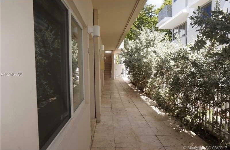 Building Location - 252 Jefferson Ave