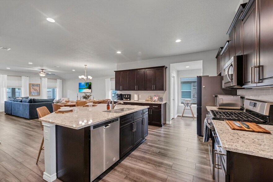 Building Photo - 2785 Eltonne Gardens Dr