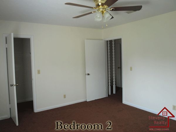Building Photo - 404 Oriole Dr