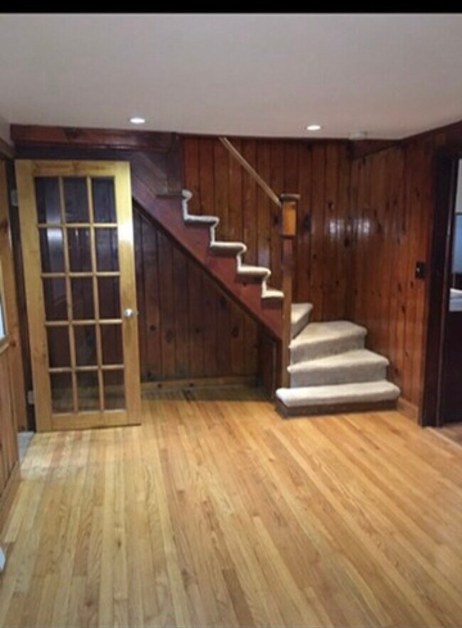 Building Photo - 1281 NY-9P
