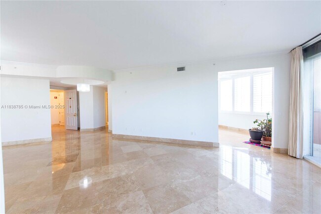 Building Photo - 626 Coral Wy