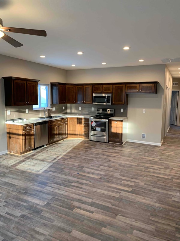 Building Photo - 715 S Pecan St