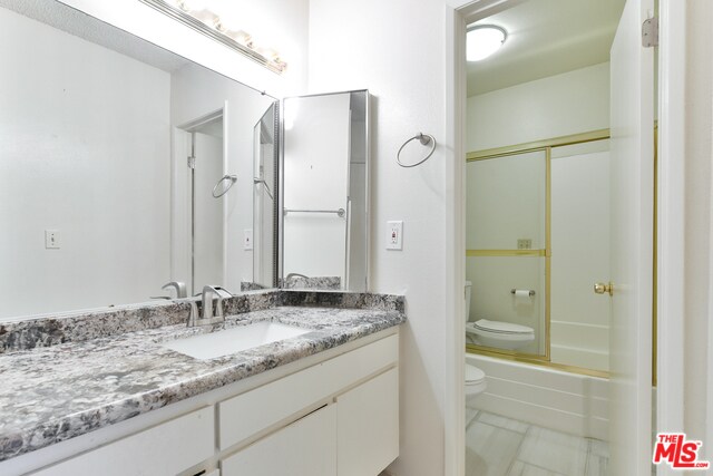 Vanity - 7742 Redlands St