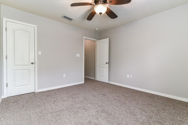 Building Photo - 124 Peoria Blvd
