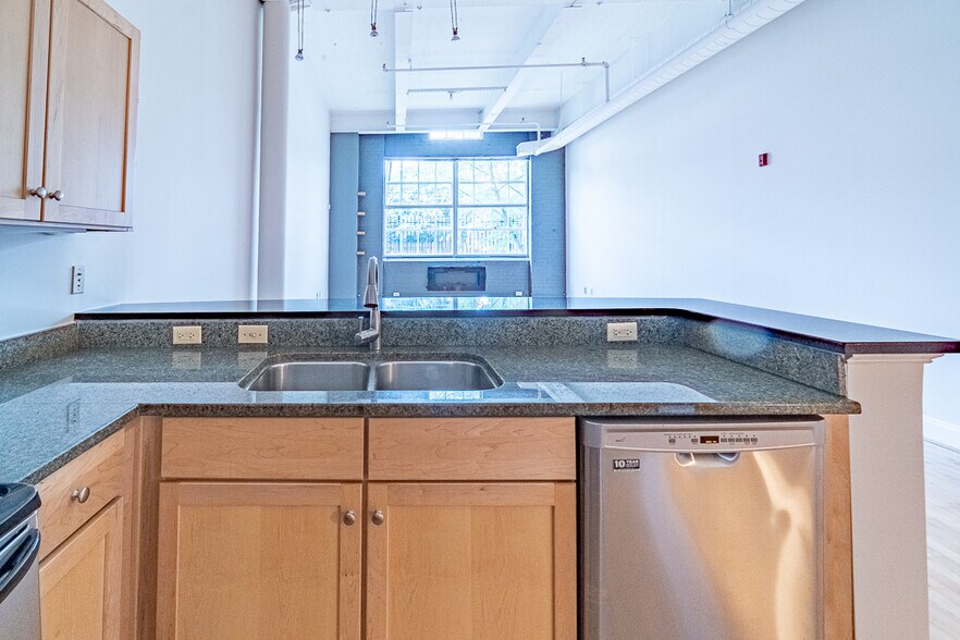 Building Photo - 306 N 26th St