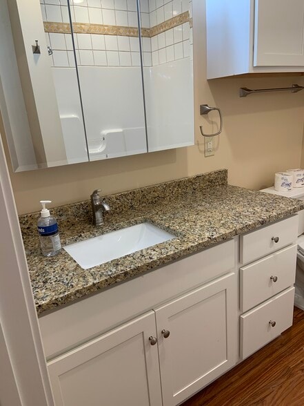 Building Photo - 110 Ashburnham St