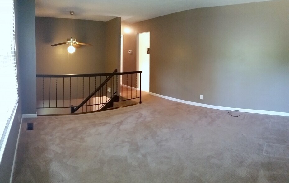 Living Room (Dining Area/Kitchen is through visible doorway on the right) - 529 Strawberry Hill Rd