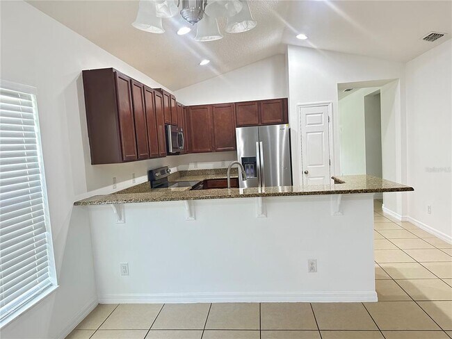 Building Photo - 477 Kestrel Dr