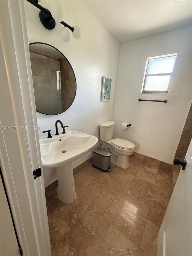 Building Photo - 20501 SW 50th Pl
