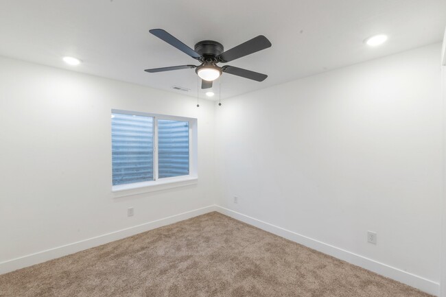 Building Photo - 38 N Rue de Matth