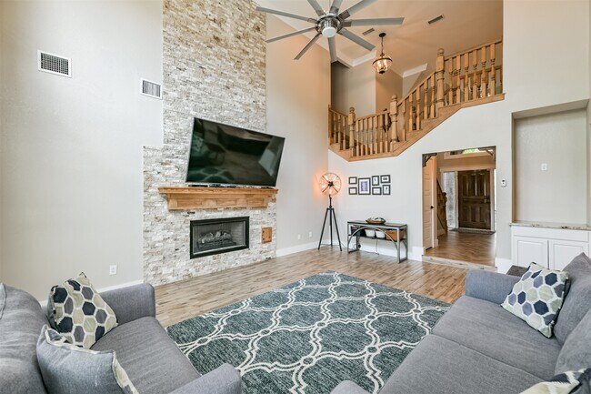 Building Photo - 11642 Cypresswood Dr