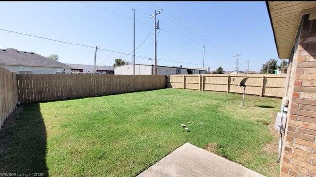 Building Photo - 1212 Mesa Dr