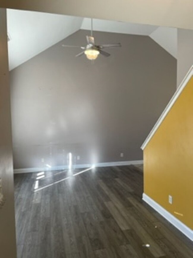 Building Photo - Three Bed Two and a Half Bath Home in Gast...