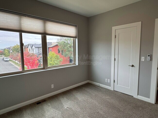 Building Photo - 6771 Larsh Dr