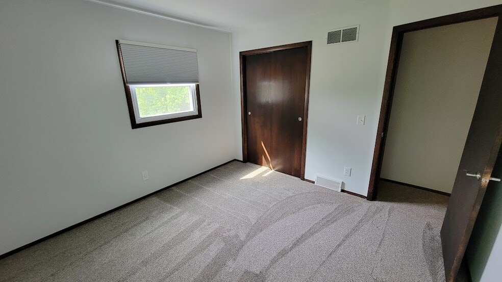 Spare Bedroom #1 - 526 Hartridge Dr