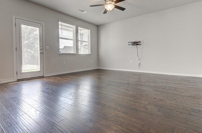 Building Photo - 11820 Coyote Call Way